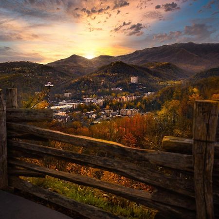 Serenity Heights, Amazing Views, Hot Tub Pool Access, 1089 Free Tickets Each Paid Day, Dollywood Gatlinburg Esterno foto