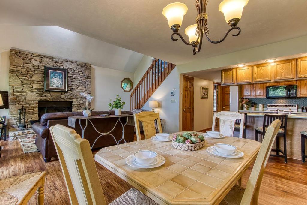 Serenity Heights, Amazing Views, Hot Tub Pool Access, 1089 Free Tickets Each Paid Day, Dollywood Gatlinburg Esterno foto