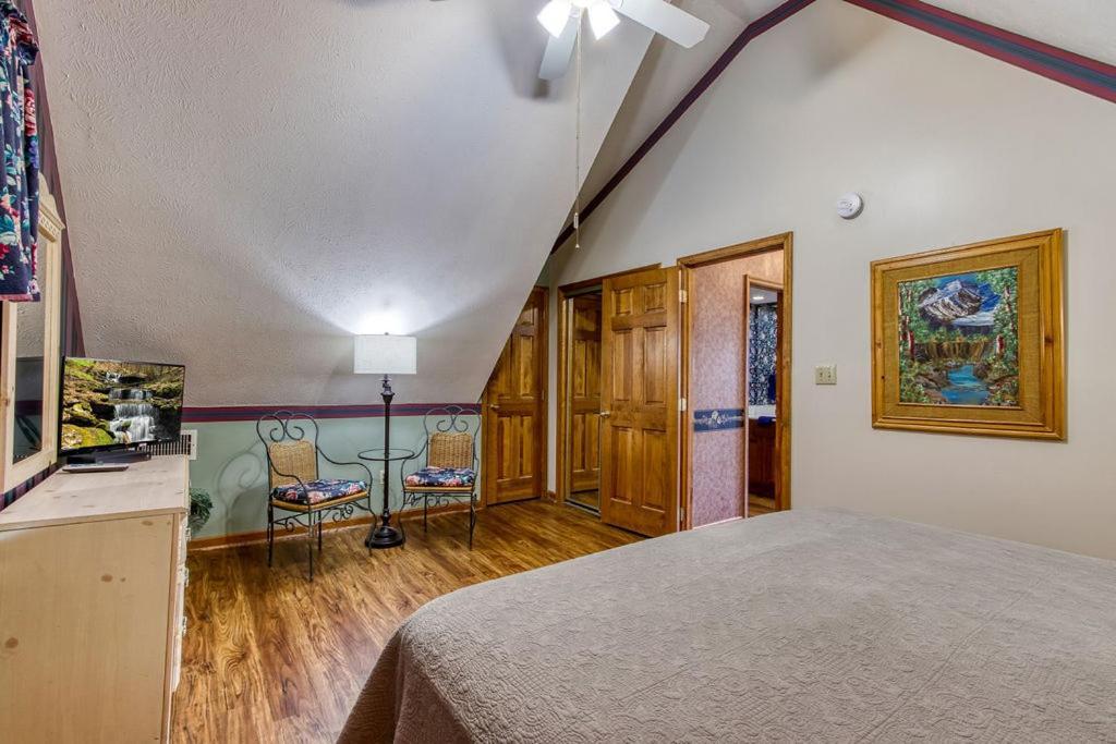 Serenity Heights, Amazing Views, Hot Tub Pool Access, 1089 Free Tickets Each Paid Day, Dollywood Gatlinburg Esterno foto