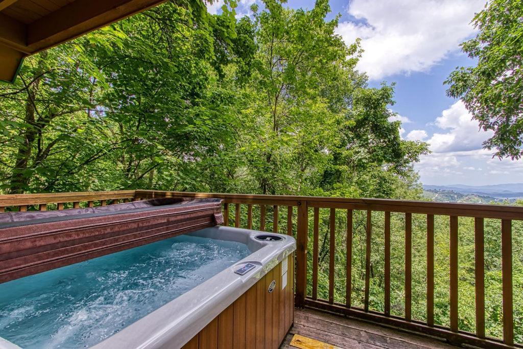 Serenity Heights, Amazing Views, Hot Tub Pool Access, 1089 Free Tickets Each Paid Day, Dollywood Gatlinburg Esterno foto