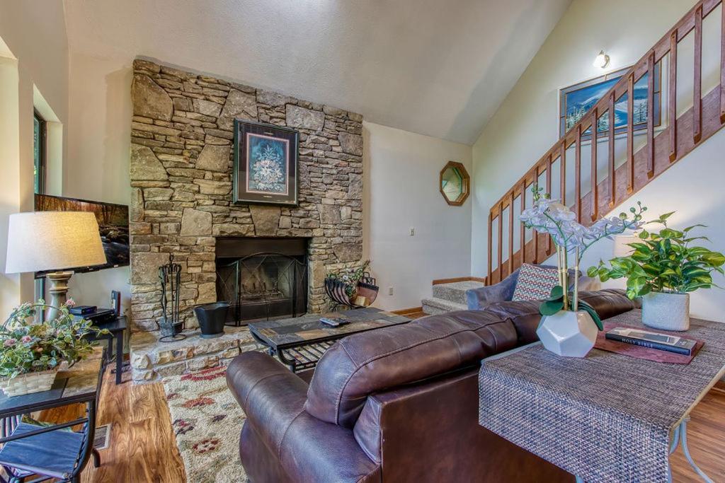 Serenity Heights, Amazing Views, Hot Tub Pool Access, 1089 Free Tickets Each Paid Day, Dollywood Gatlinburg Esterno foto