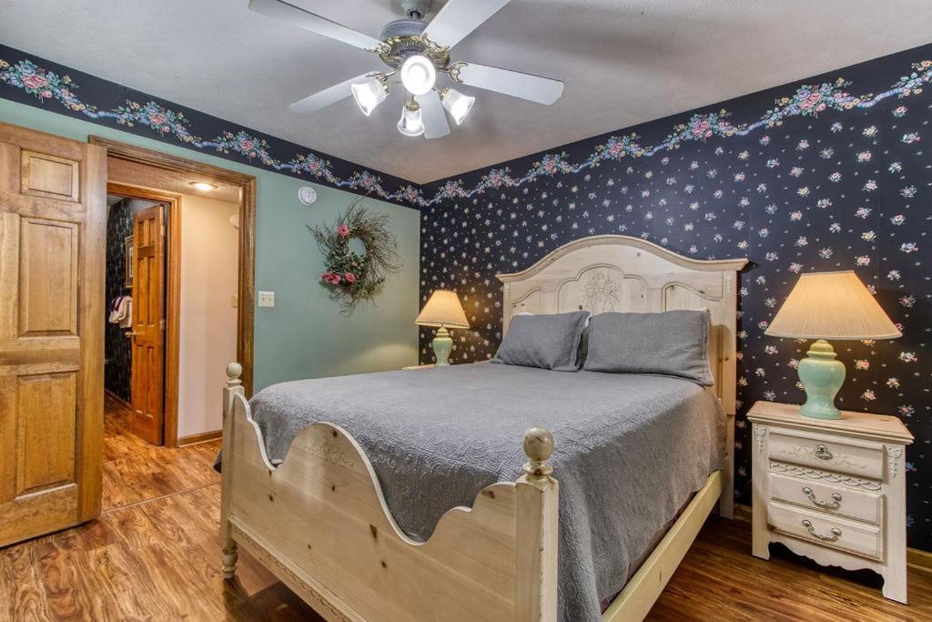 Serenity Heights, Amazing Views, Hot Tub Pool Access, 1089 Free Tickets Each Paid Day, Dollywood Gatlinburg Esterno foto