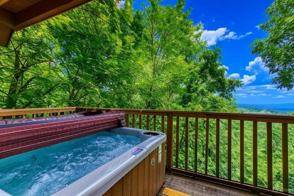 Serenity Heights, Amazing Views, Hot Tub Pool Access, 1089 Free Tickets Each Paid Day, Dollywood Gatlinburg Esterno foto